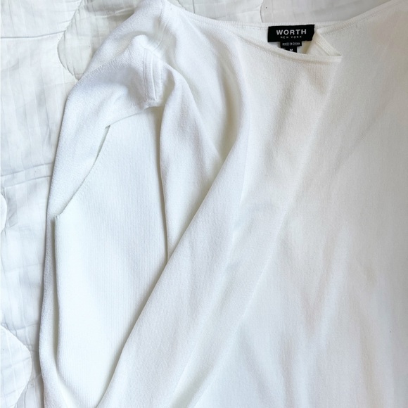 WORTH New York Double Layer Sleeveless Knit Banded Hem Top Size Medium in White - Picture 10 of 13